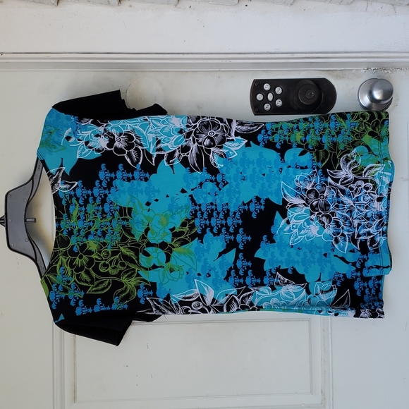 3/$30 PerSeption Concept Short Sleeve Top - Picture 2 of 5